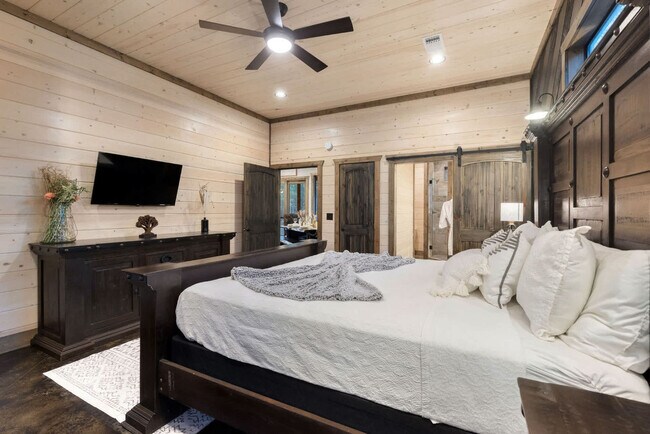 Building Photo - 222 Lost Creek Trl