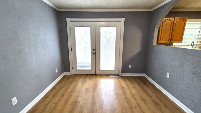 Building Photo - 332 N Fishtrap Rd