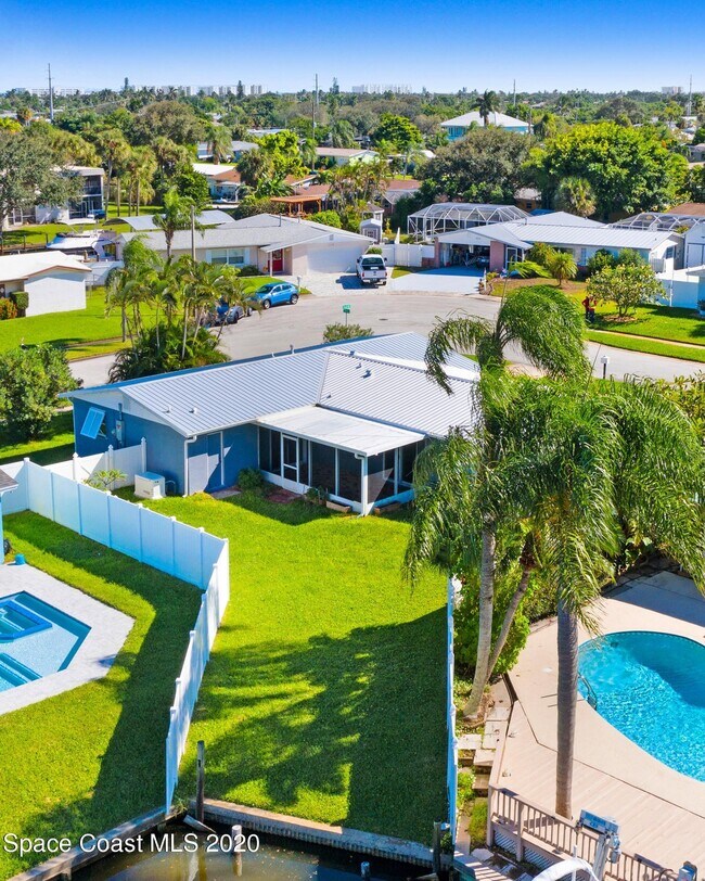 Building Photo - 409 Finch Dr
