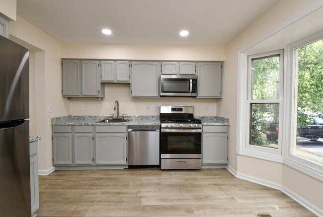 Building Photo - 10709 Gideon Ct