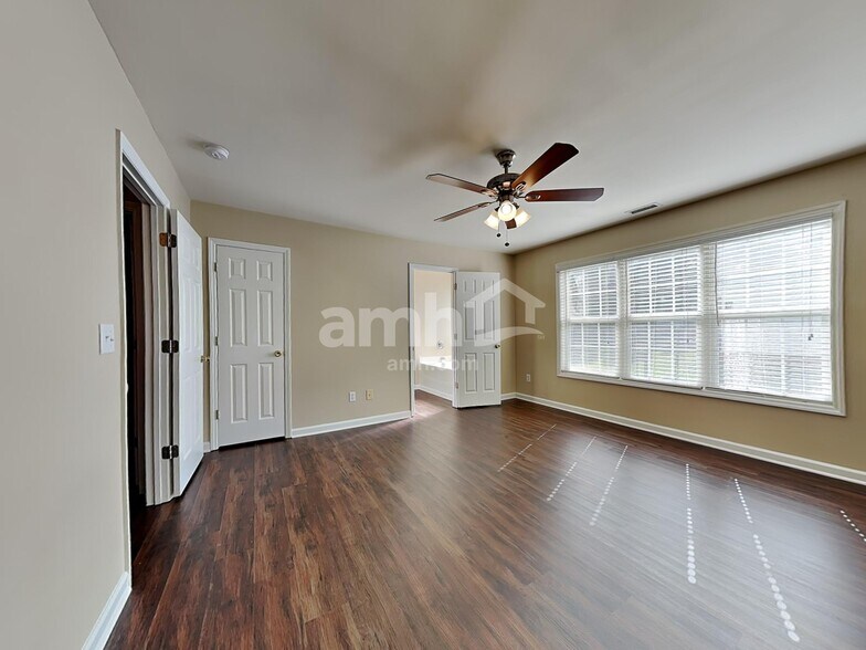 Building Photo - 166 Hunters Horn Ln