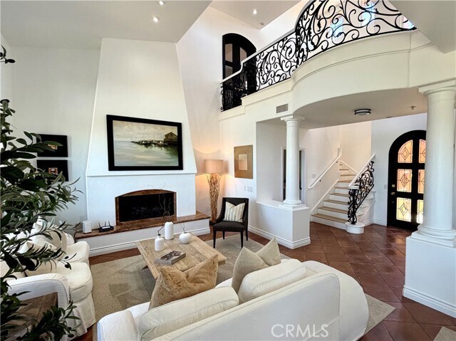 Building Photo - 1 Lucania Dr