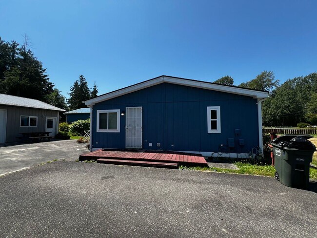 Building Photo - 3433 W McLeod Rd