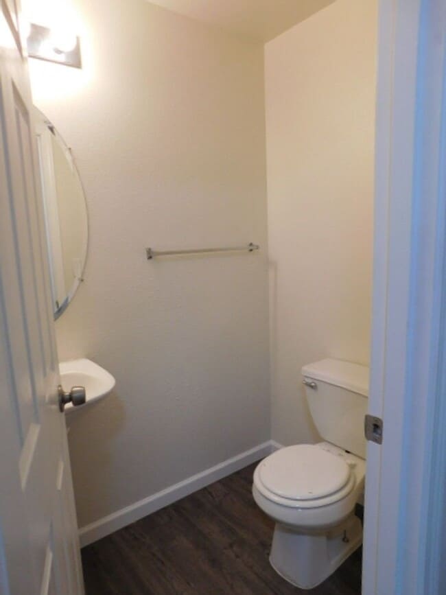 Building Photo - 3Bd/2.5Ba Two Story House - Available Soon!