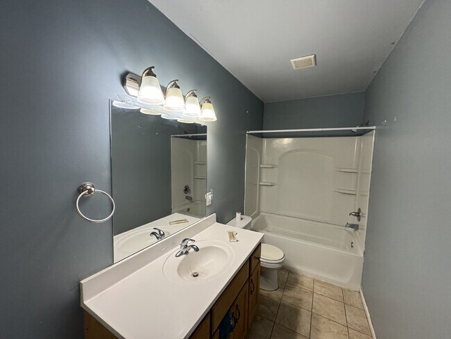 Building Photo - 1518 Park Ave