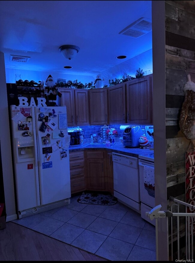 Building Photo - 17 W 20th Rd