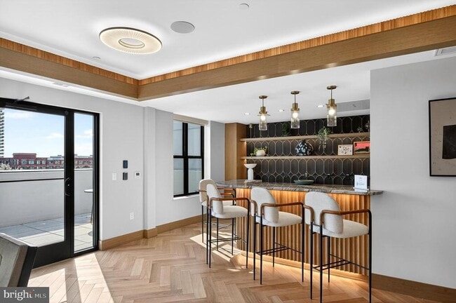 Building Photo - 811 S Columbus St