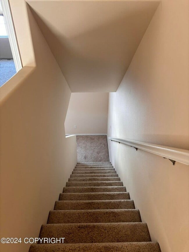 Building Photo - 2 Bed UMED Townhouse