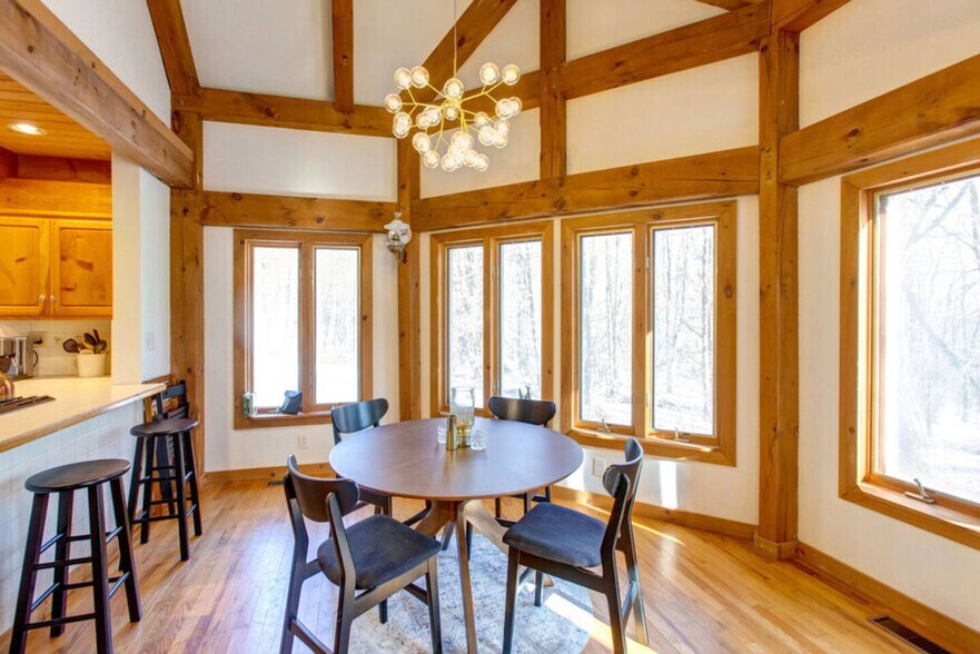 Building Photo - 93 Zych Rd