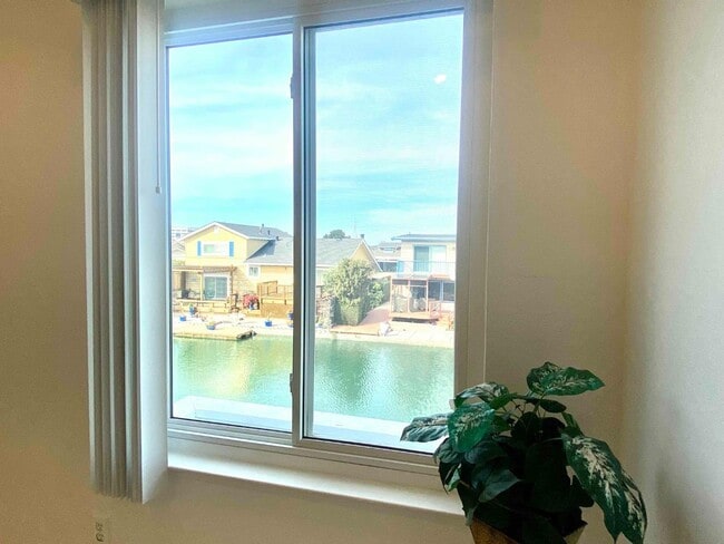 Building Photo - 242 Surfbird Isle