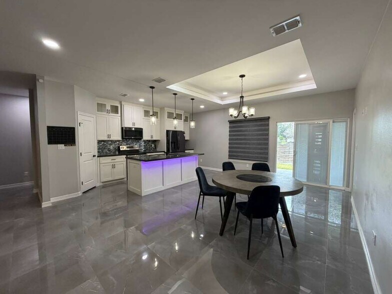 Building Photo - 3507 S Elevation Dr