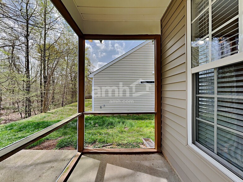 Building Photo - 204 Marino Pl