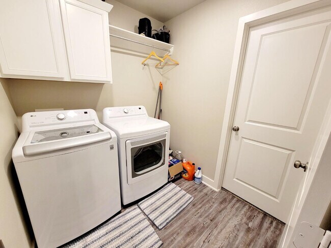 Building Photo - 3316 Viola Ave