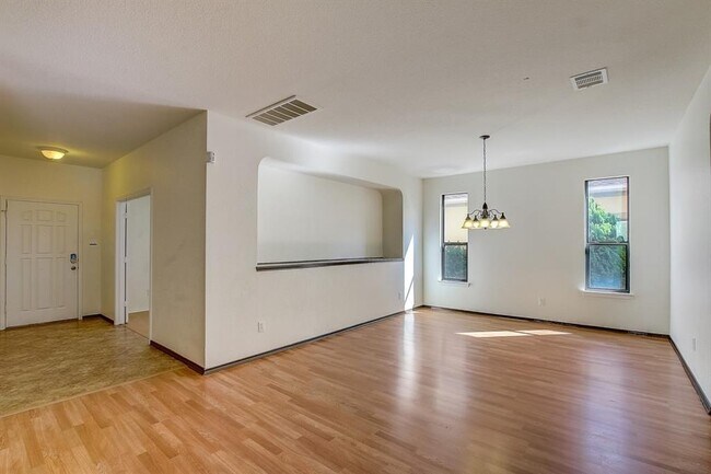 Building Photo - 507 Tyree Rd