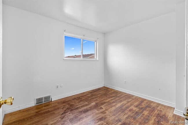 Building Photo - 534 St Maron Pl