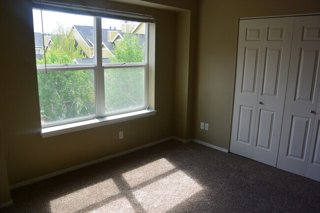 Building Photo - 714 SE Fairwinds Loop