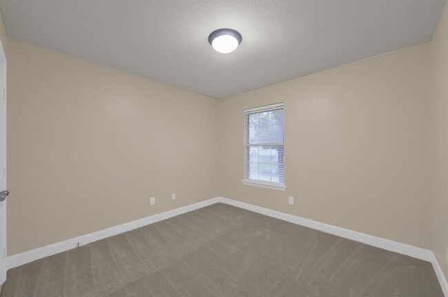 Building Photo - 31322 Evergreen Park Ln