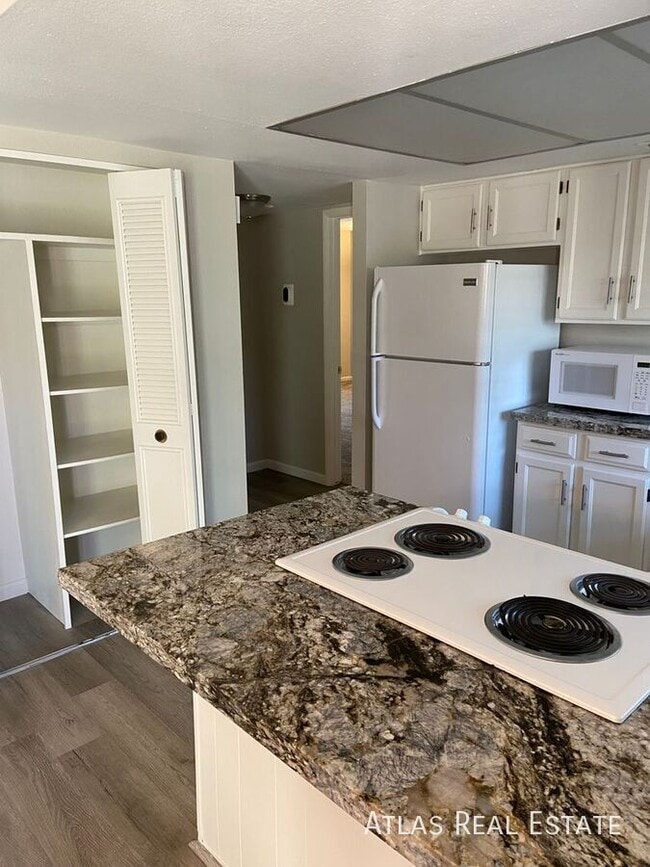 Building Photo - 4546 W Continental Dr