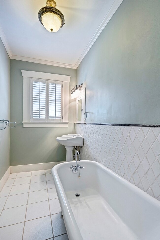 Building Photo - 1403 Bonnie Brae St