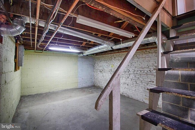 Building Photo - 217 E Church St