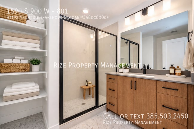 Building Photo - 1590 S 900 W