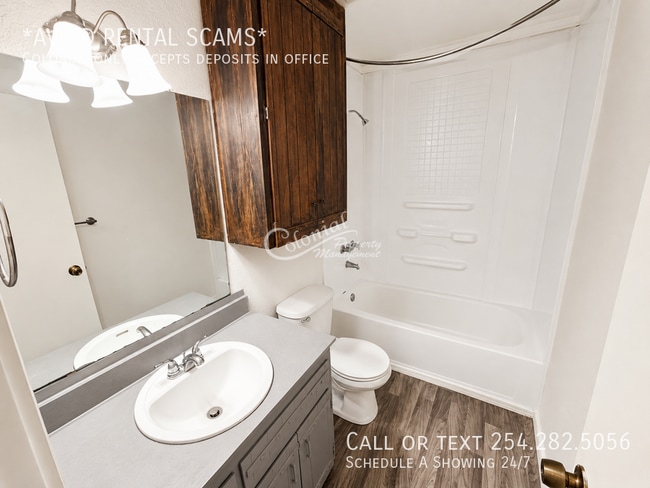 Building Photo - 4805 Cedarhill Cir
