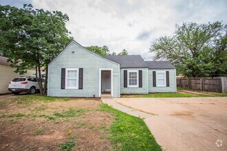 Building Photo - Move-In Ready! Stunning Home with Modern U...
