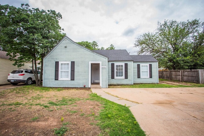 Primary Photo - Move-In Ready! Stunning Home with Modern U...