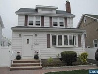 Building Photo - 11 Louis St