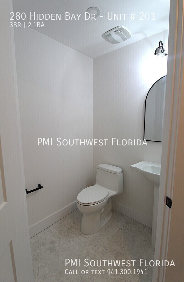 Building Photo - 280 Hidden Bay Dr