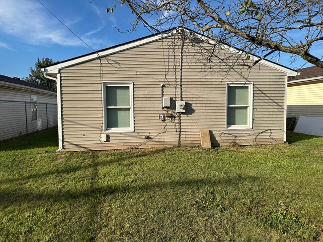 Building Photo - 1715 Gerald Dr