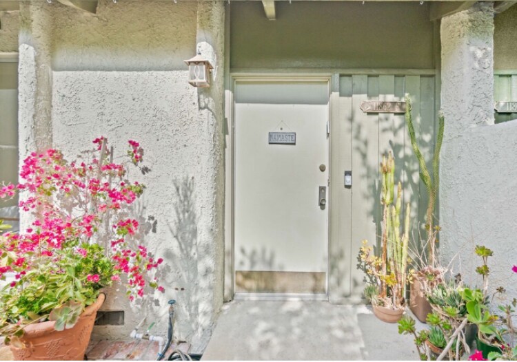 Primary Photo - 11862 Moorpark St
