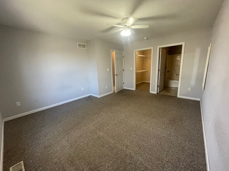 Building Photo - 1010 Orchard Dr