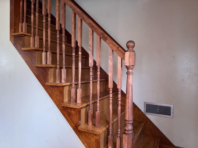 Building Photo - 814 Brattleboro Rd