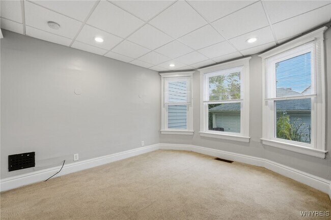 Building Photo - 830 Potomac Ave