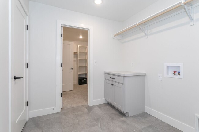 Building Photo - Luxury Breckenridge Park Home