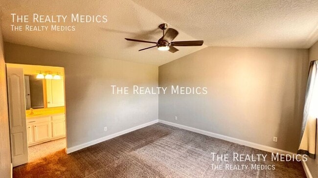 Building Photo - 430 Red Coat Ln