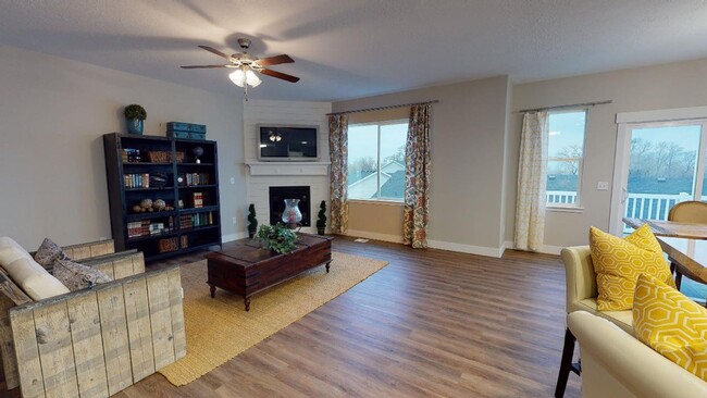 Building Photo - Don't Miss This Former Model Home Rental