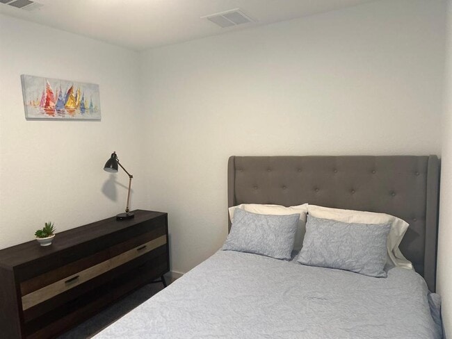 Building Photo - 421 Peace Pipe Way