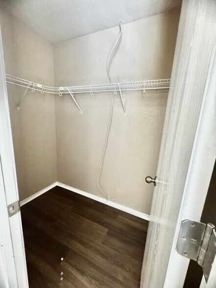 Building Photo - 8642 Brisa Royale