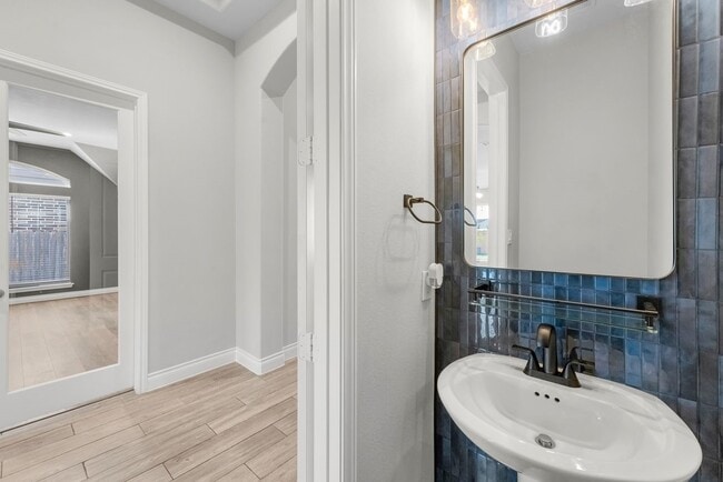 Building Photo - 4014 Emerson Cove Dr