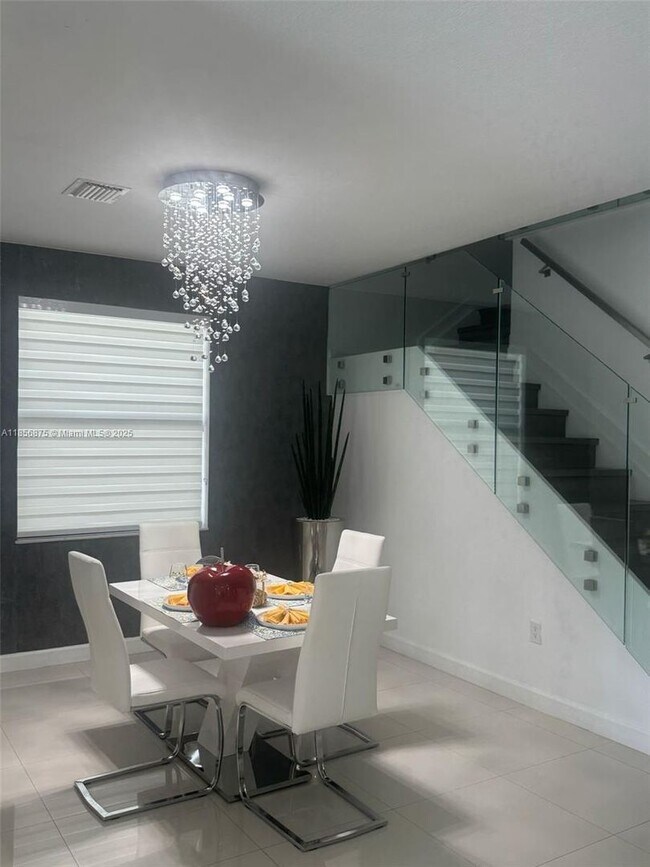 Building Photo - 3521 W 86th Terrace