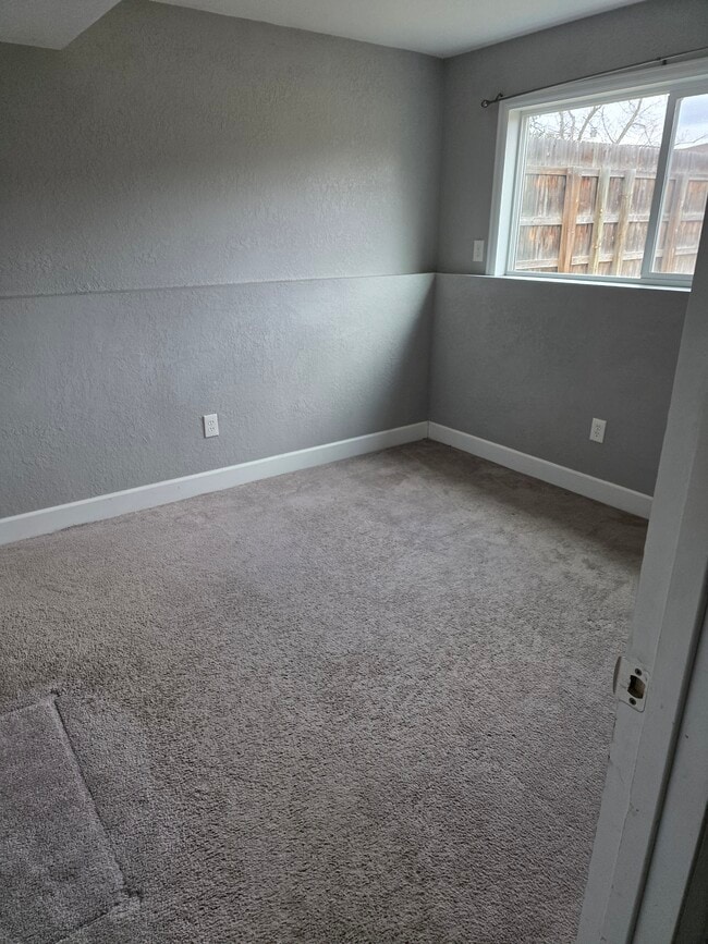 Building Photo - 1600 Pinto Ln