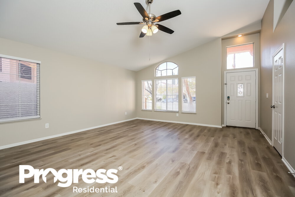 Building Photo - 3020 Forest Lake St