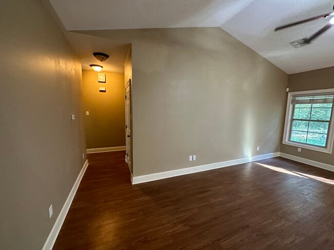 Building Photo - 1411 Caney Ln