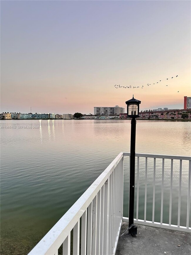 Building Photo - 1530 NE 191st St