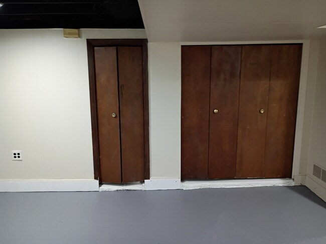 Building Photo - 4531 Coleridge St