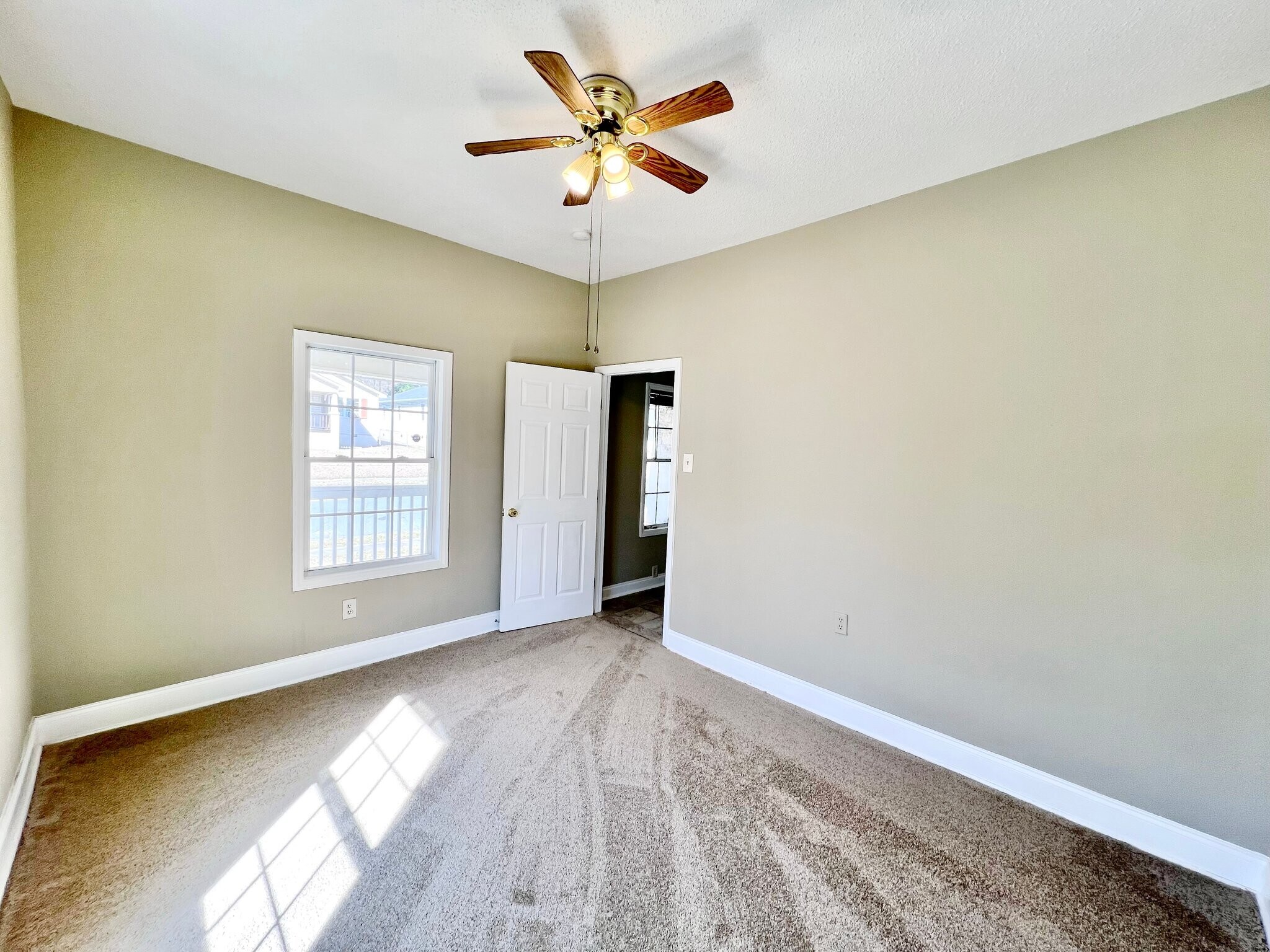 Building Photo - 829 Dillard St