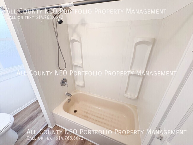 Building Photo - 19 N Wayne Ave