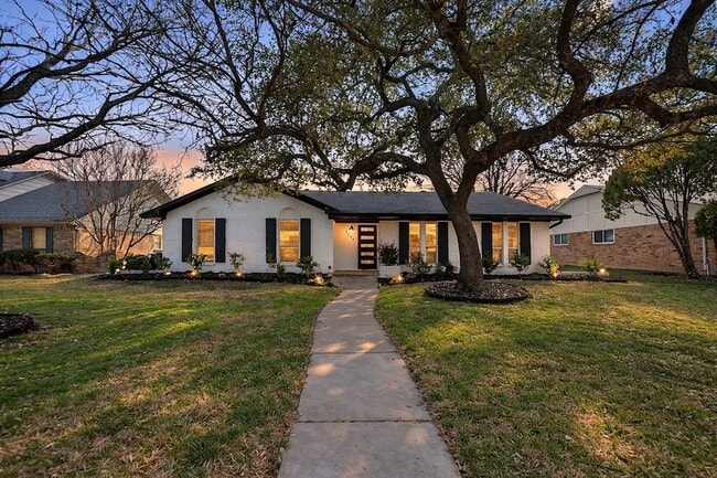 Building Photo - 3204 Lynbrook Dr